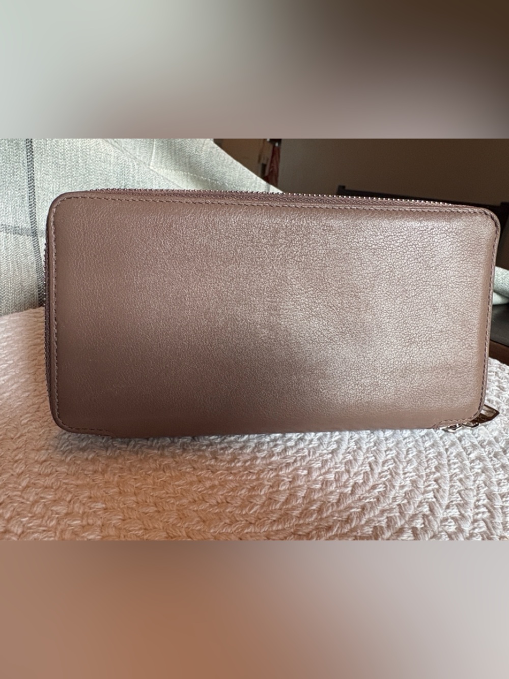 Authentic Louis Vuitton taupe Leather Zip-Around Wallet - Picture 2 of 16